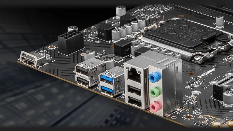 Khe cắm CPU LGA 1700 và khe cắm PCIe 4.0 x16 được gia cố trên bo mạch chủ