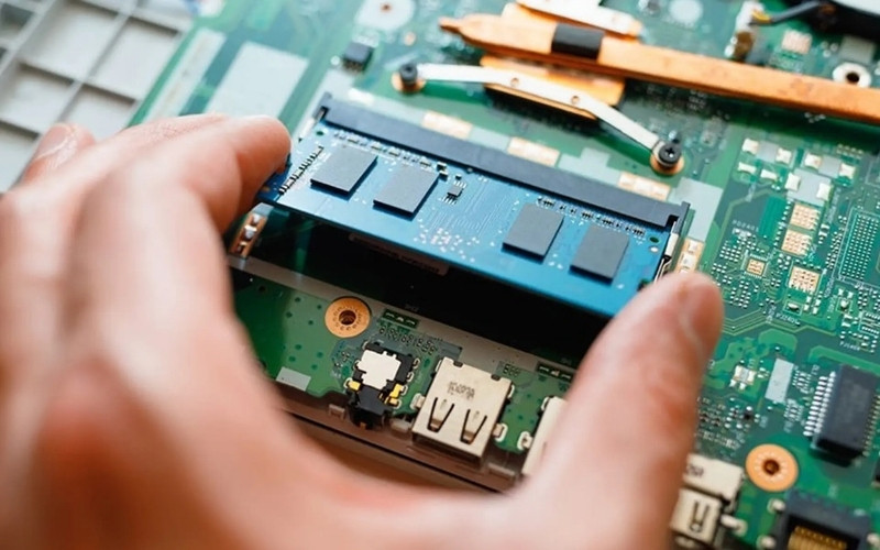 Nâng cấp RAM là một trong những giải pháp tối ưu và hiệu quả nhất để cải thiện hiệu suất tổng thể của laptop