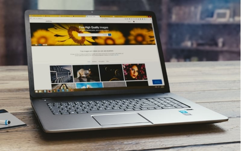 Laptop được trang bị CPU mạnh mẽ, RAM dung lượng lớn và tùy chọn card đồ họa rời