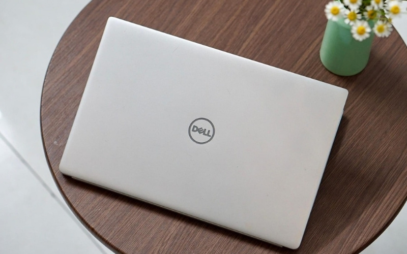 Nhắc đến laptop Dell, nhiều người sẽ nghĩ ngay đến hai chữ bền bỉ