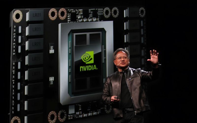 NVLink lần đầu xuất hiện trên các GPU kiến trúc Pascal và Volta dành cho máy chủ