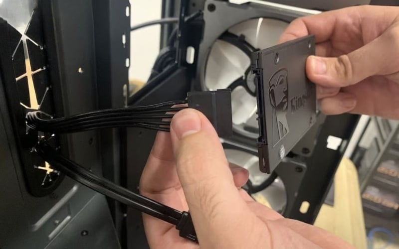 Với các tác vụ cơ bản, tốc độ của SSD SATA 3 là quá đủ