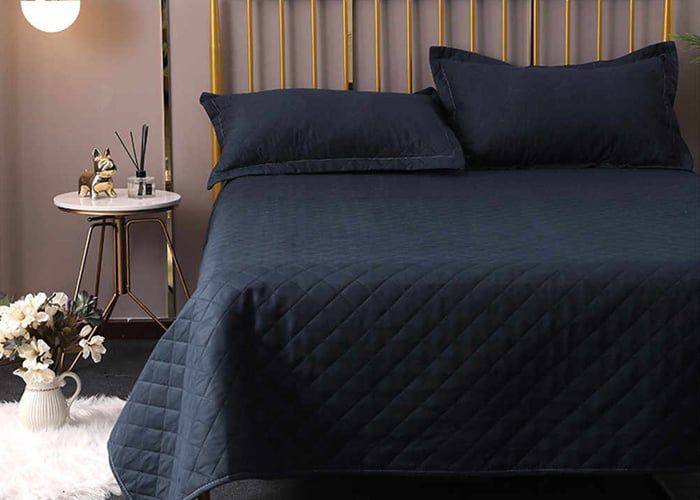 BỘ DRAP MÀU ĐEN PHÙ HỢP VỚI NGƯỜI TUỔI GÌ?
