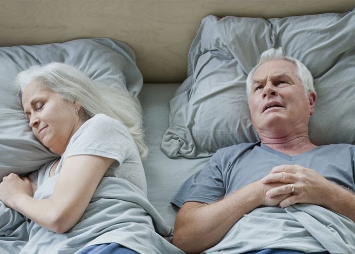 Mua gối cho người già: 03 điều bạn cần “nằm lòng”