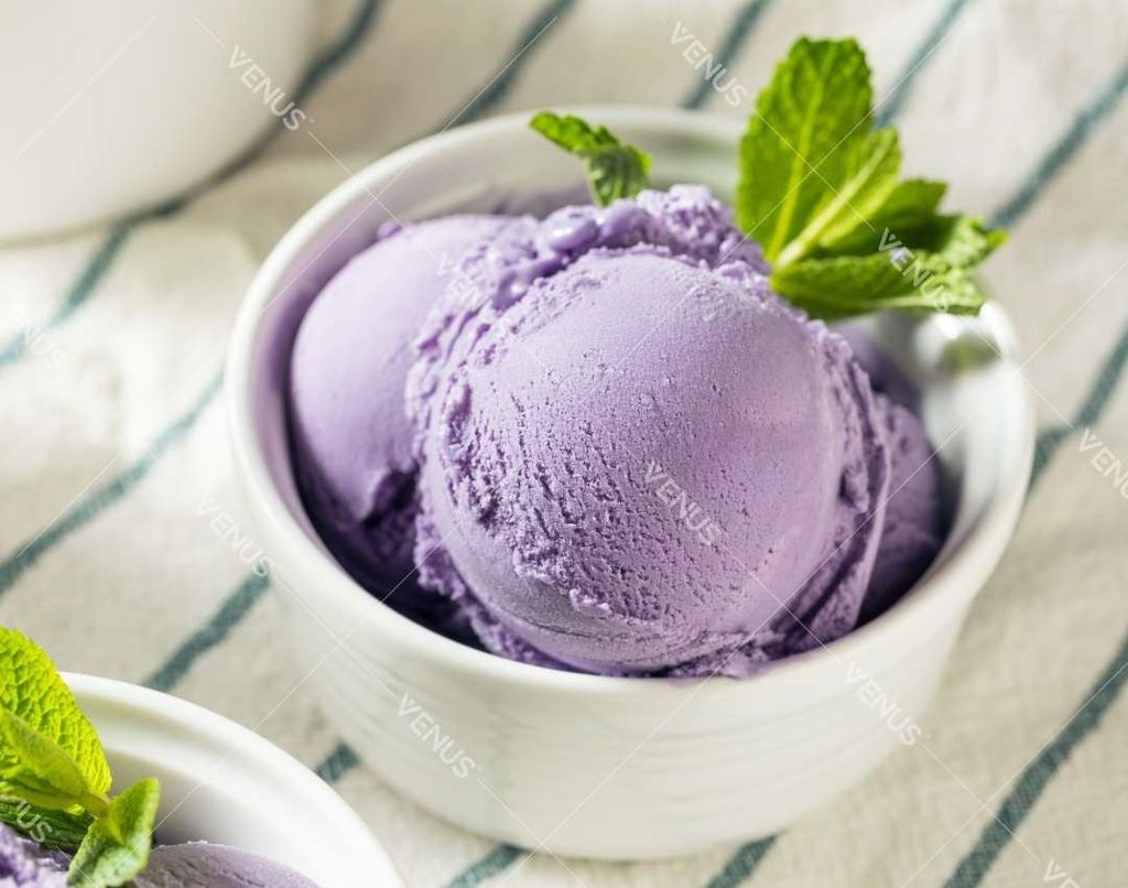 Delicious, smooth ice cream produced by the hard ice cream machine Venus VHC730