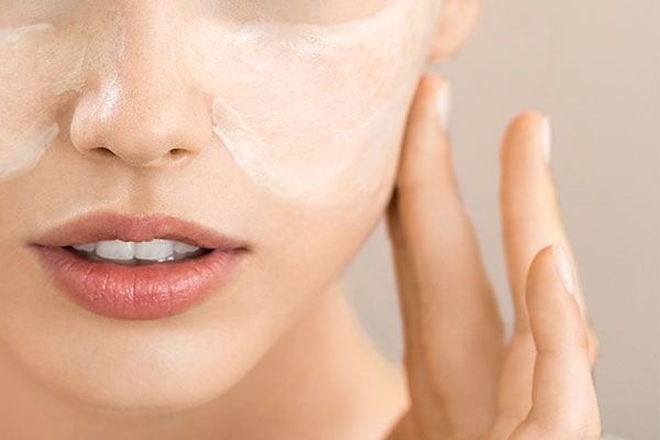 Nên tẩy tế bào chết mặt mấy lần 1 tuần