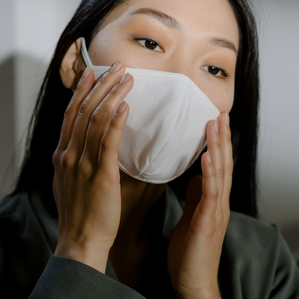 ĐEO KHẨU TRANG Y TẾ GIA MỸ THÂN THIỆN VỚI LÀN DA