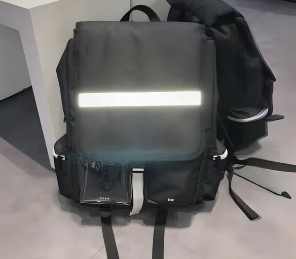 Khám phá về mẫu ba lô phản quang và top 3 mẫu ấn tượng nhất