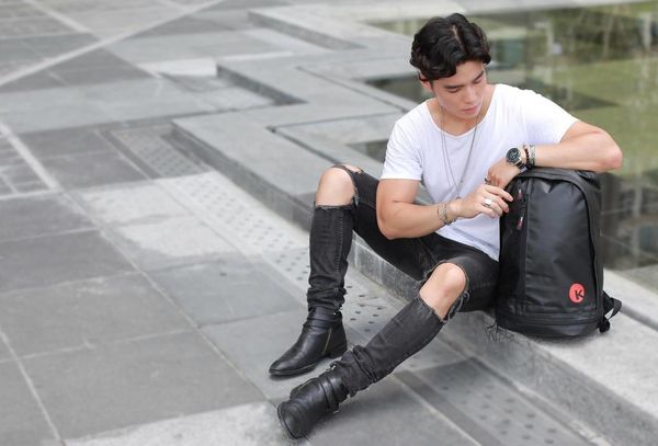 Những cách sử dụng balo bạn cần tránh