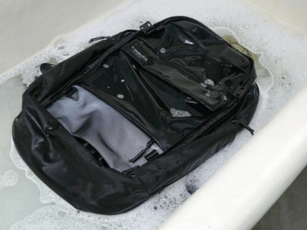 Mẹo giặt balo vải không bị hỏng