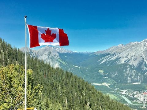 DU HỌC CANADA 2025: HÀNH TRÌNH KIẾN TẠO TƯƠNG LAI TOÀN CẦU