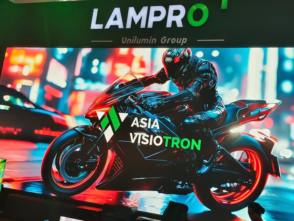 Lampro tại Sự kiện âm nhạc đỉnh cao tại Grand City Surabaya!