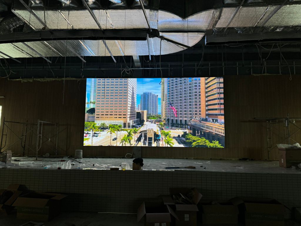 Màn LED hội trường P2.5 Lampro