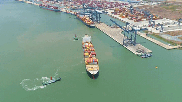 Cuộc đổ bộ của các siêu cảng tỉ USD
