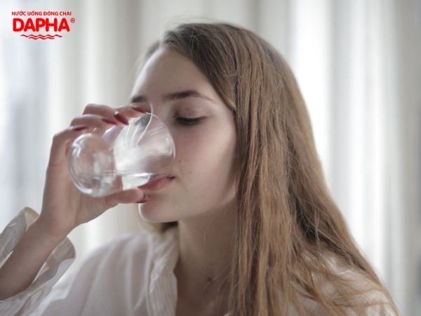 𝟏𝟎 𝐥𝐨̛̣𝐢 𝐢́𝐜𝐡 𝐯𝐚̀𝐧𝐠 𝐤𝐡𝐢 𝐮𝐨̂́𝐧𝐠 𝐧𝐮̛𝐨̛́𝐜 𝐥𝐨̣𝐜 𝐯𝐚̀𝐨 𝐛𝐮𝐨̂̉𝐢 𝐬𝐚́𝐧𝐠