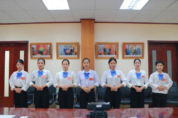 2024年4月26日　ベトナムの取引先である「JVSグループ」にて技能実習生7名【機械検査作業】の選抜試験を開催