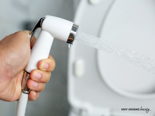 [Cập nhật] Bảng báo giá vòi xịt bồn cầu TOTO mới nhất 2024