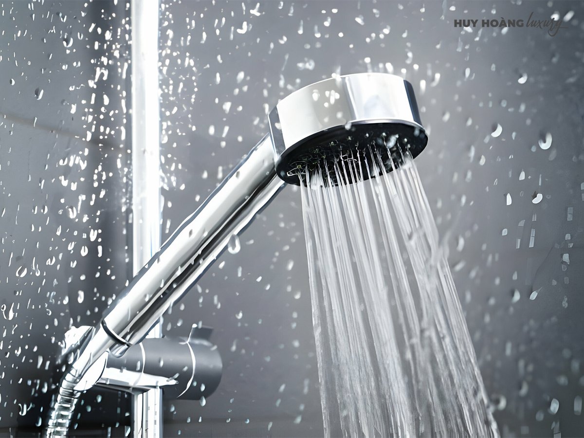 Vòi sen tắm thường hay sen tắm cầm tay là loại sen tắm phổ biến