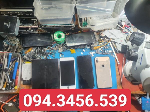 Tuyển sinh học nghề sửa chữa điện thoại di động.