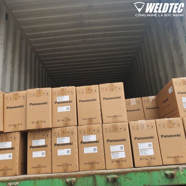 Lô máy hàn Panasonic mới vừa cập bến