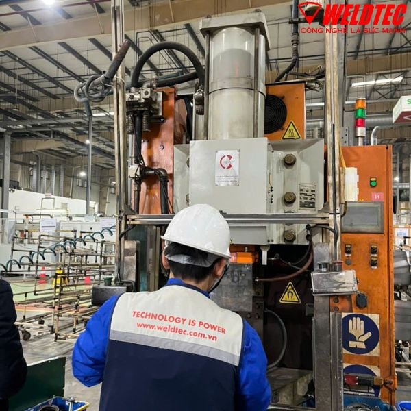 BẢO DƯỠNG MÁY HÀN – AN TÂM SẢN XUẤT