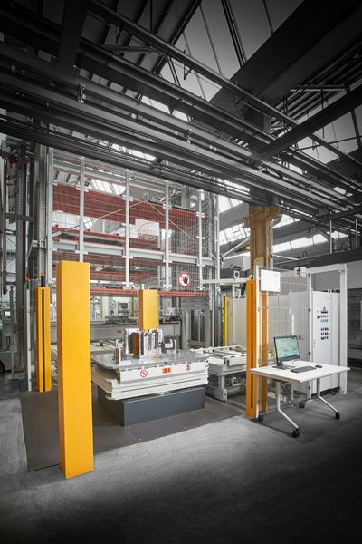 Cung Cấp Nguyên Liệu Tự Động và Hiệu Quả Cho Máy CNC