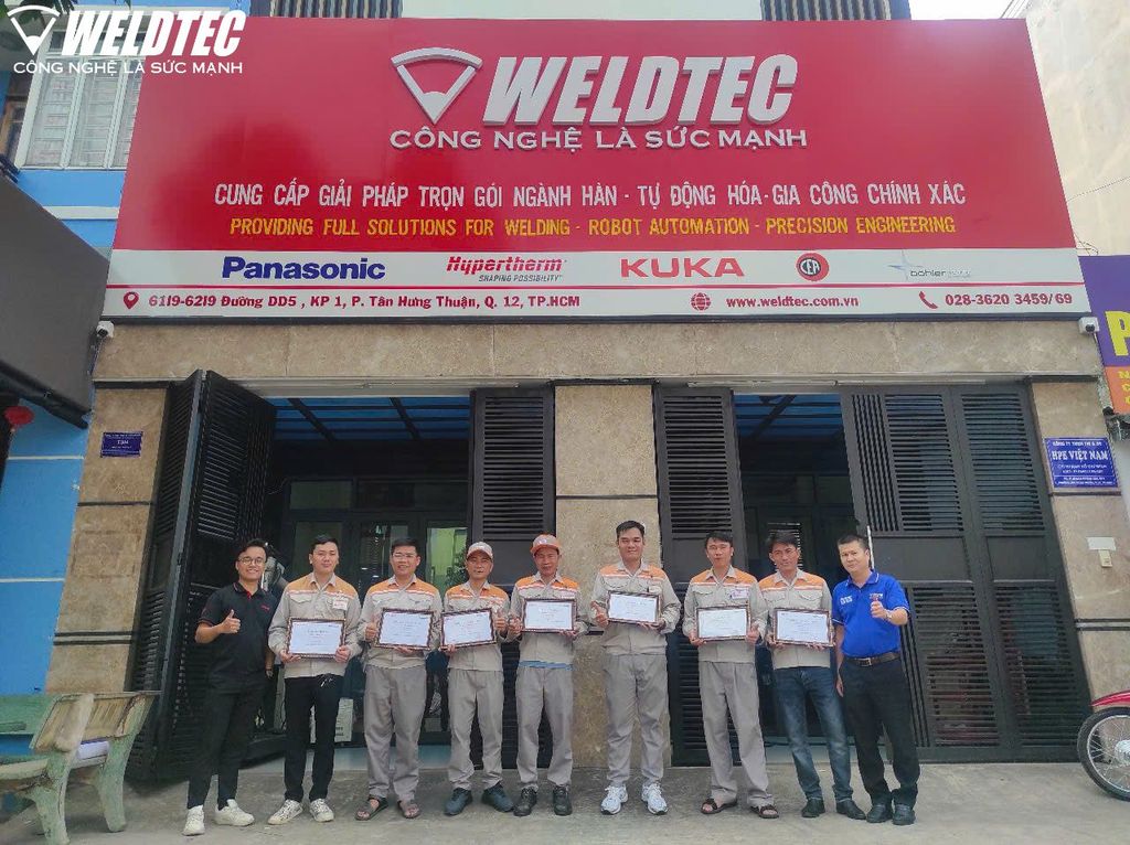 Dịch vụ đào tạo vận hành robot hàn Panasonic của Weldtec