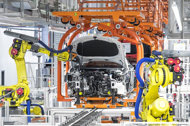 Những ứng dụng nổi trội của robot công nghiệp trong sản xuất cơ khí trở thành xu hướng mới trong tự động hóa dây chuyền sản xuất