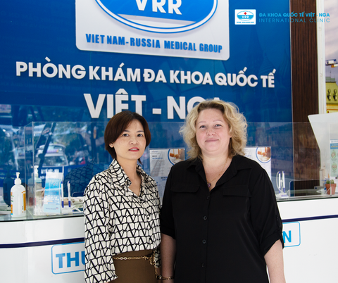 Bác sĩ tại Đại sứ Quán Liên Bang Nga tới thăm quan và trải nghiệm dịch vụ tại Đa khoa Quốc tế Việt - Nga