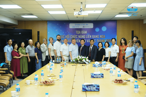 TỌA ĐÀM: PHỤC HỒI CHỨC NĂNG LIÊN BANG NGA - XU HƯỚNG PHÁT TRIỂN MỚI VÀ CÁC THÀNH TỰU