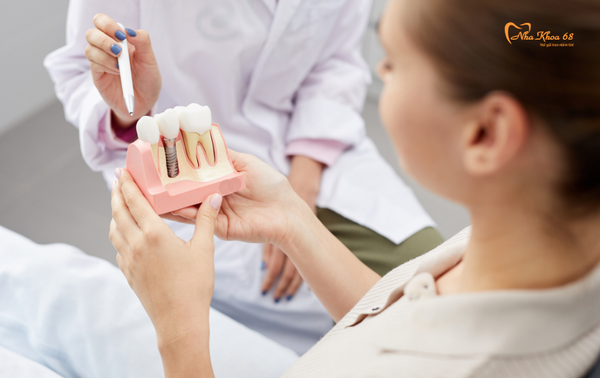 Trồng răng Implant có nguy hiểm không và yếu tố nào ảnh hưởng ?