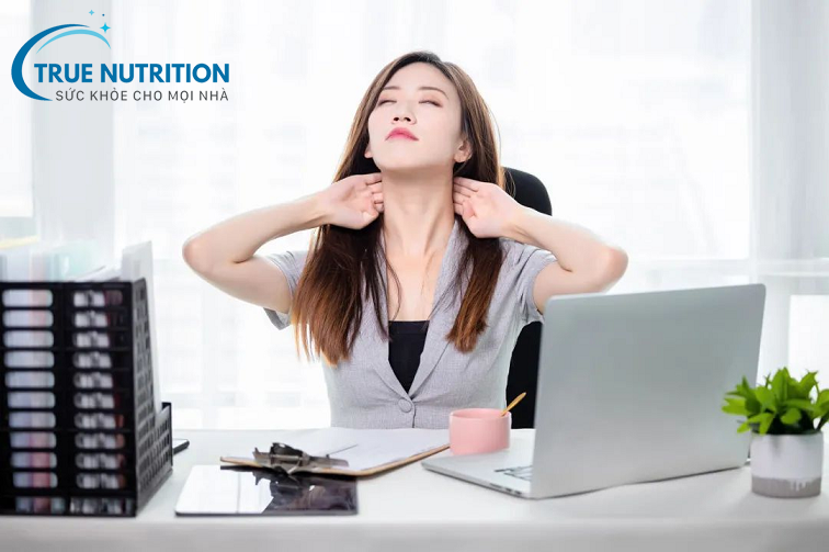 Thoái hóa đốt sống cổ ở người trẻ: Nguyên nhân, triệu chứng và giải pháp điều trị