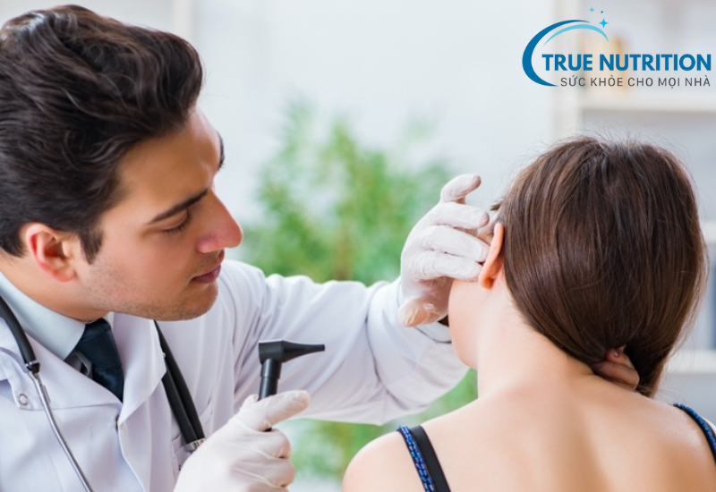 Bệnh viêm tai giữa: Dấu hiệu, nguyên nhân và cách điều trị