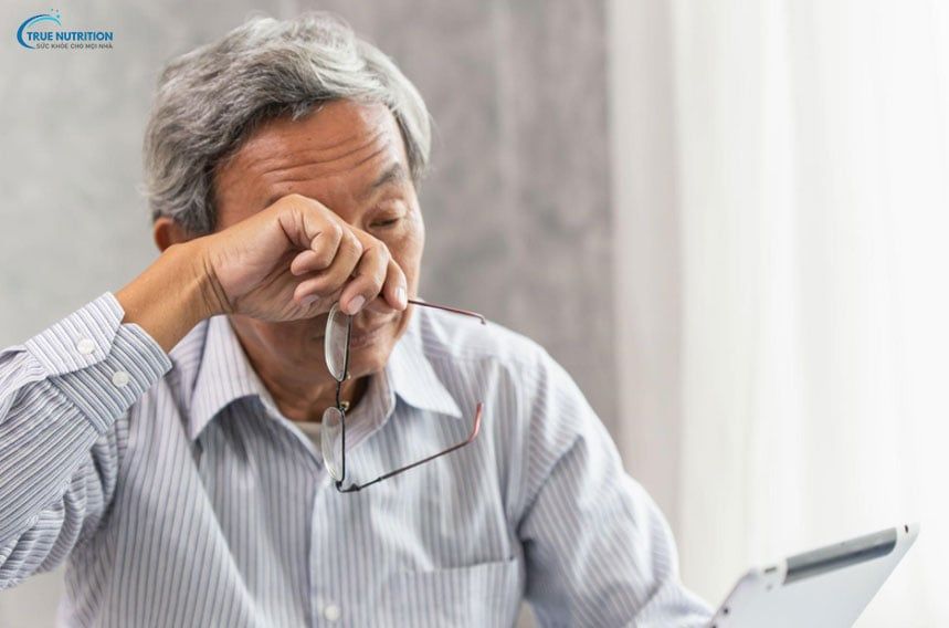 Giải Mã Giật Mắt Trái Nam Theo Giờ: Tâm Linh, Khoa Học