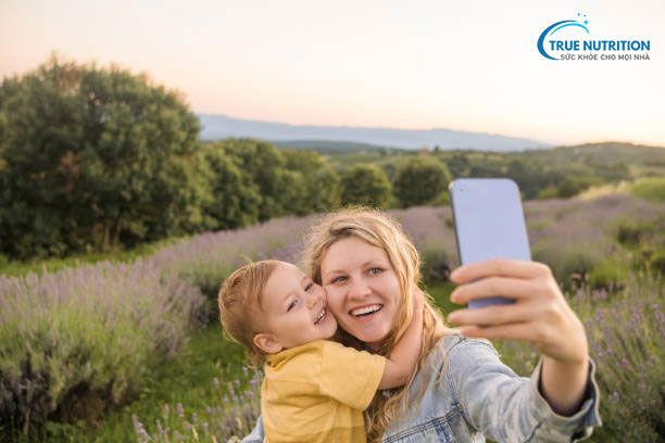 Khuôn Mặt Bị Lệch Khi Chụp Ảnh: Nguyên Nhân, Biện Pháp Khắc Phục