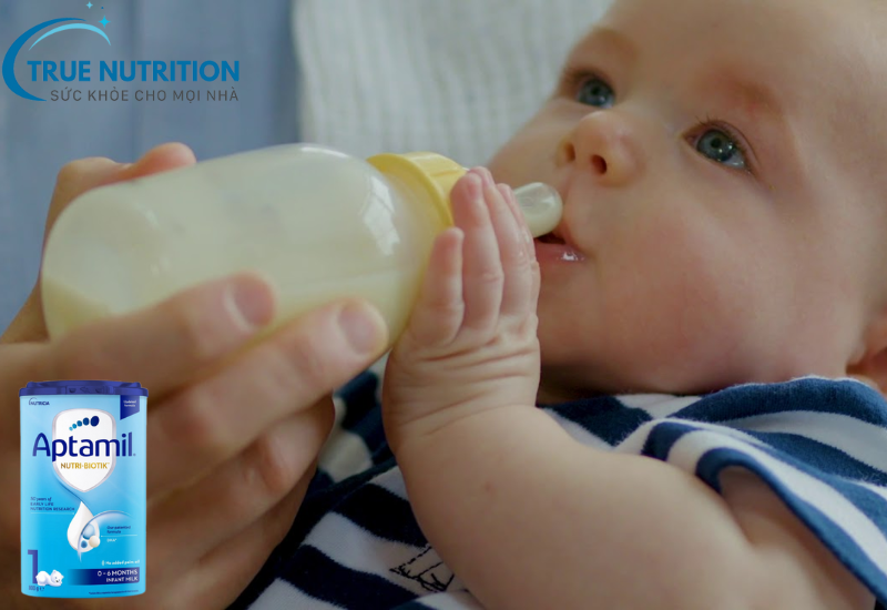 Cách pha sữa Aptamil Đức số 1 chuẩn khoa học cho bé khỏe mạnh