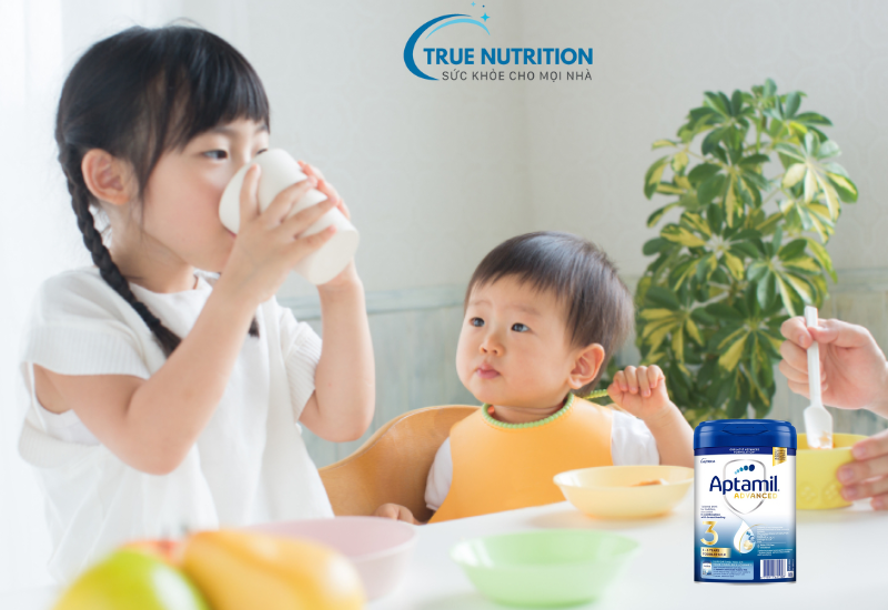 Sữa Aptamil Úc và Anh loại nào tốt hơn? Mẹ cần biết gì