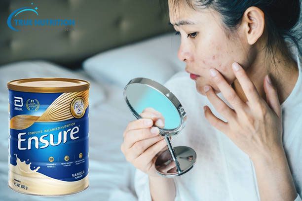 Uống Sữa Ensure Có Gây Nổi Mụn Hay Không?