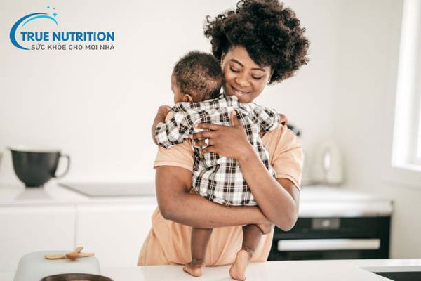 massage đúng cách giúp cải thiện tình trạng táo bón của trẻ