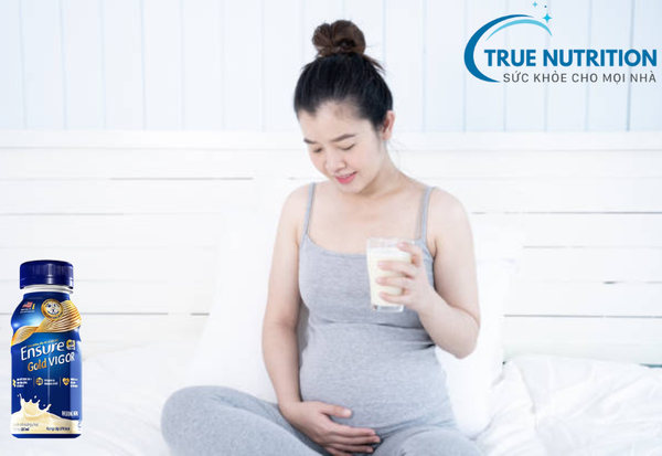 Sữa Ensure Nước Có Tốt Cho Bà Bầu Không? Giải Mã Sự Thật Đằng Sau Sản Phẩm Dinh Dưỡng Này!