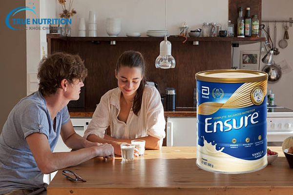 Người bị trào ngược dạ dày có hay không nên sử dụng sữa Ensure không?