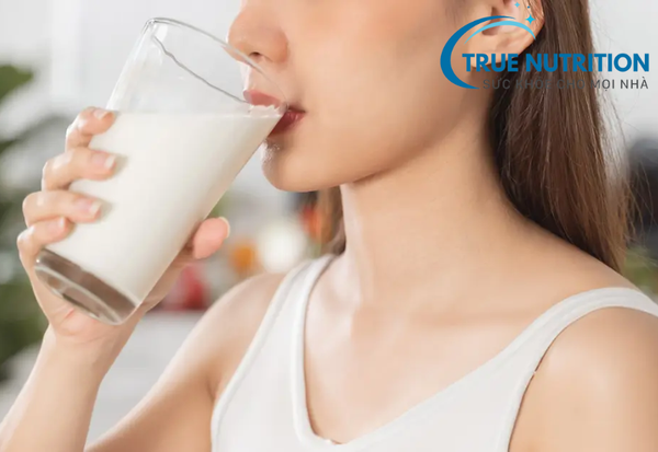 trào ngược dạ dày có được uống sữa không