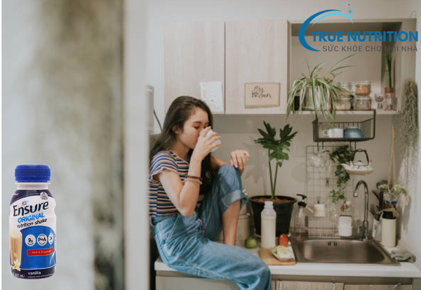 Sữa Ensure Nước Mở Nắp Để Được Bao Lâu? Hướng Dẫn Bảo Quản Để Duy Trì Giá Trị Dinh Dưỡng Tối Đa!
