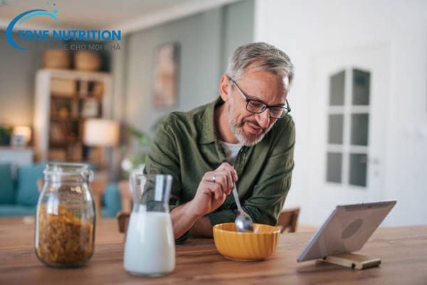 Cách pha sữa ensure không bị vón cục?