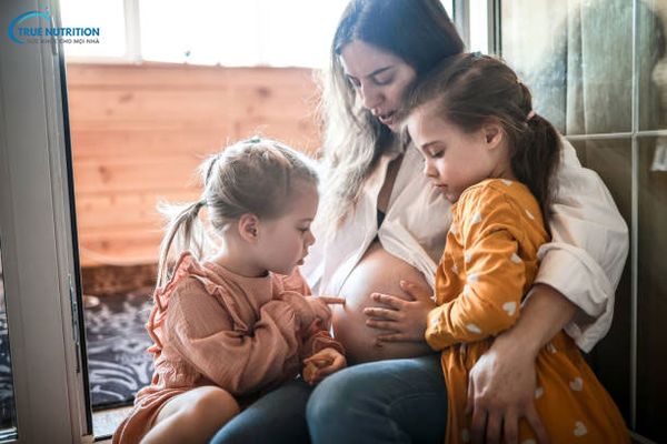 Giải mã mẹo dân gian 'Nhìn que thử thai đoán trai hay gái' - thực hư ra sao?