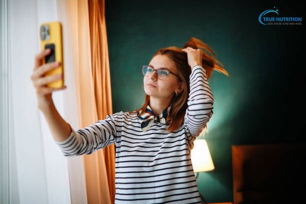 Khuôn Mặt Bị Lệch Khi Chụp Ảnh: Nguyên Nhân, Biện Pháp Khắc Phục