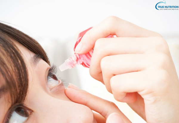Triệu Chứng Bệnh Khô Mắt Cần Lưu Ý: Từ Ngứa Mắt Đến Mờ Mắt