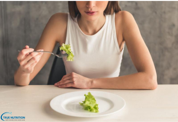 Bệnh Rối Loạn Ăn Uống Là Gì? Những Triệu Chứng Và Biến Chứng Cần Biết