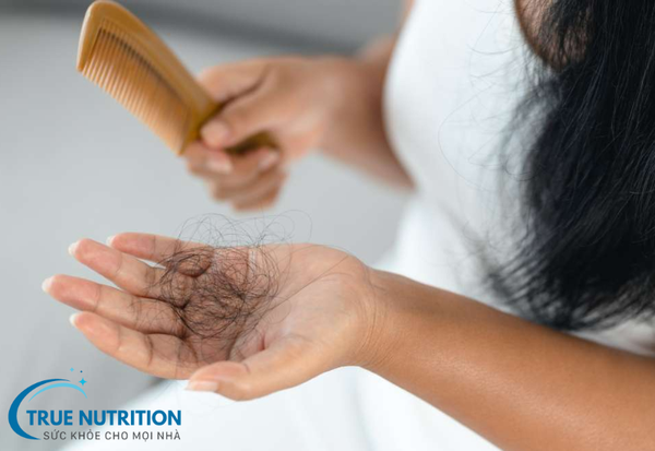 Rụng tóc: Nguyên nhân, cách điều trị và biện pháp giảm rụng tóc