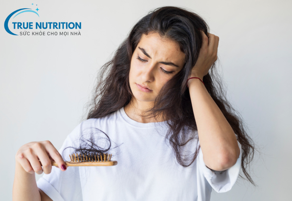 Rụng tóc: Nguyên nhân, cách điều trị và biện pháp giảm rụng tóc